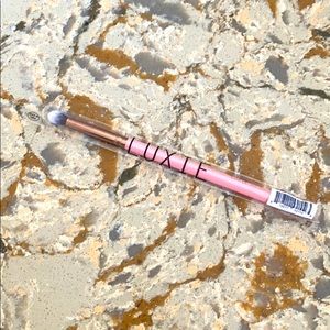 Luxie brush